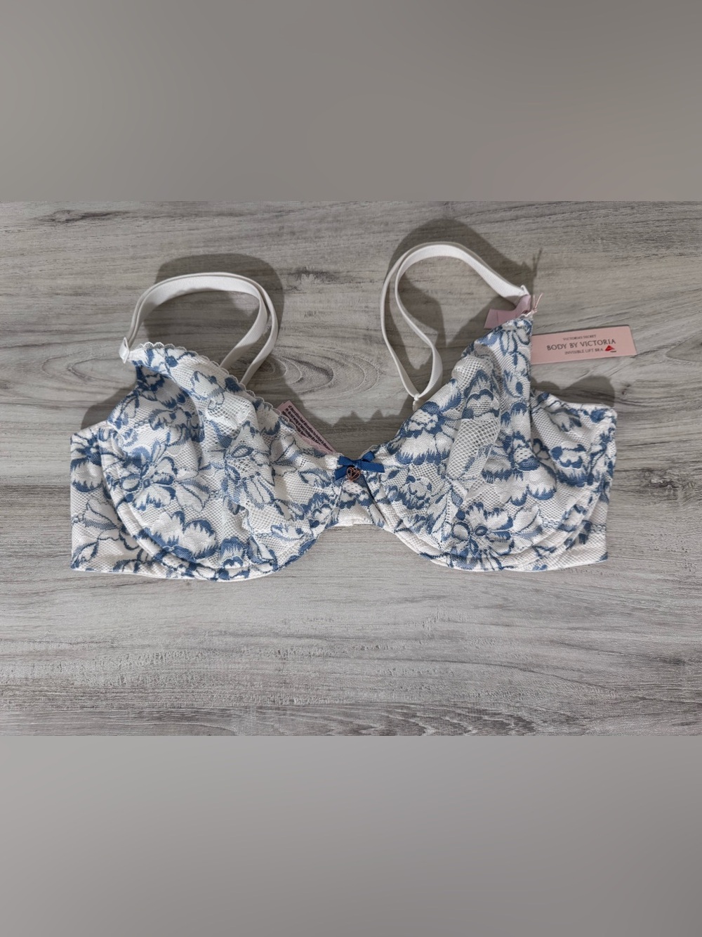 NWT Victoria's Secret White Bra with Blue Floral Lace 36D